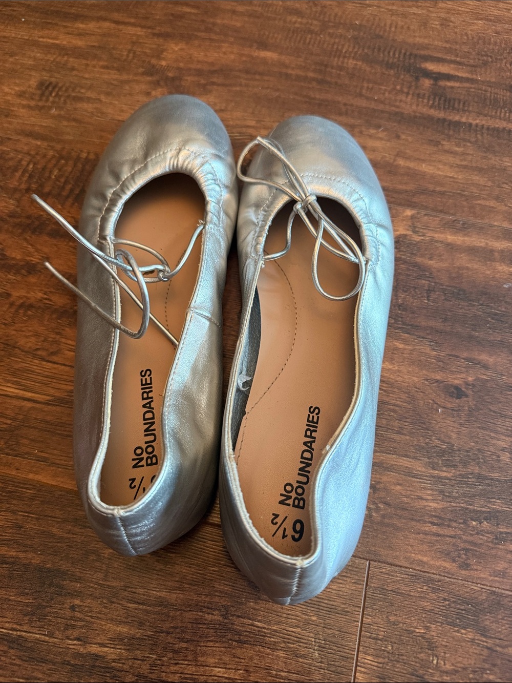 No Boundaries Silver Tie-Front Ballet Flats